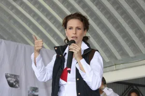 Nancy de la Sierra o la Turista en su Propio Pueblo