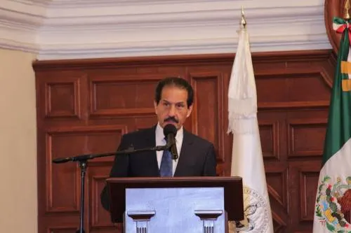 Alfonso Esparza abre posibilidad de no solicitar financiamiento al Congreso del Estado