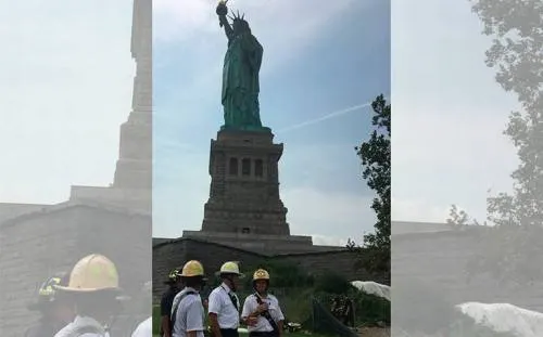 Turistas en pánico por incendio en la Estatua de la Libertad