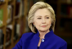 Hillary Clinton se proclama ganadora en Iowa
