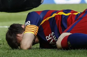 Messi fuera dos meses por rotura de ligamento