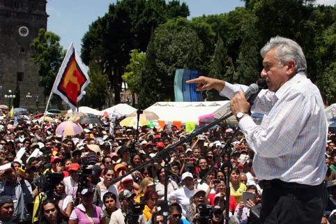 Gasté 100 mdp abajo del tope, revira AMLO al IFE