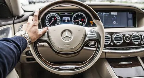Mercedes prepara su carísimo ataque contra Tesla