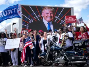 Cientos toman las calles de Estados Unidos en apoyo a Trump