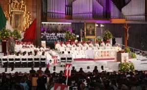 Unas 30 mil personas presencian misa de Francisco en la Basílica