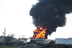 Incendio en refinería de Pémex duró 24 horas