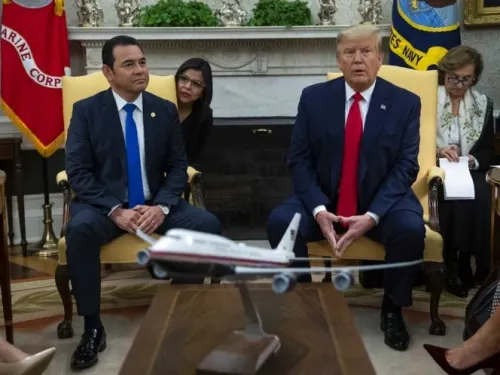 Trump agradece a Guatemala por frenar a migrantes