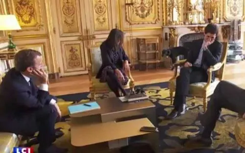 Video: Perro de Macron ‘echa una firma’ en plena reunión de ministros