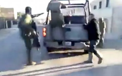 Se desata enfrentamiento entre marinos y pescadores en BC; hay tres heridos