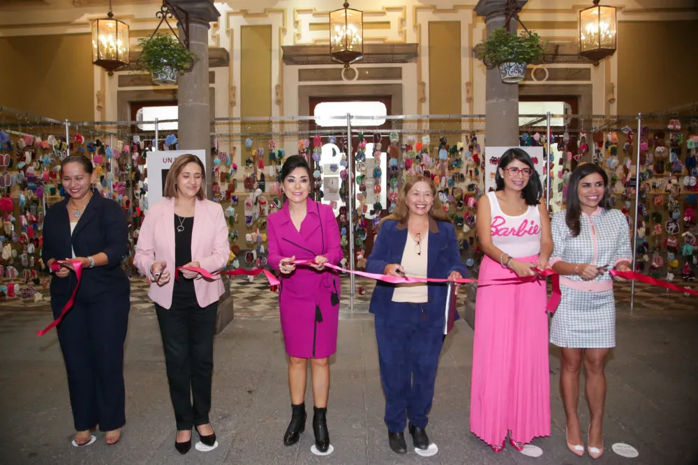 Ayuntamiento de Puebla invita a visitar la exposición ¿Dónde están todas las mujeres? en el Palacio Municipal