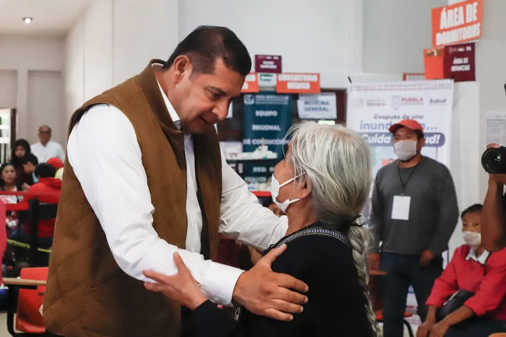 Gobiernos Federal y Estatal inician fase de reconstrucción en la Sierra Norte de Puebla en tiempo récord