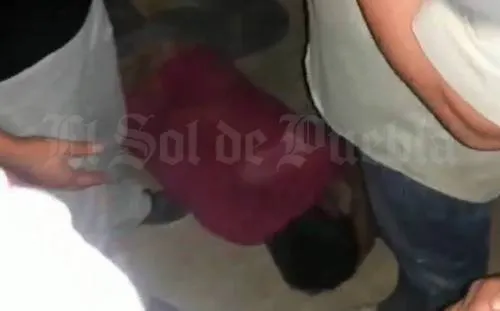 Hombre en estado de ebriedad atropella a dos personas en Barranca Honda; vecinos intentan lincharlo