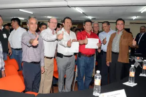 Registra PRI-PVEM candidatos para Acajete y Cuapiaxtla de Madero