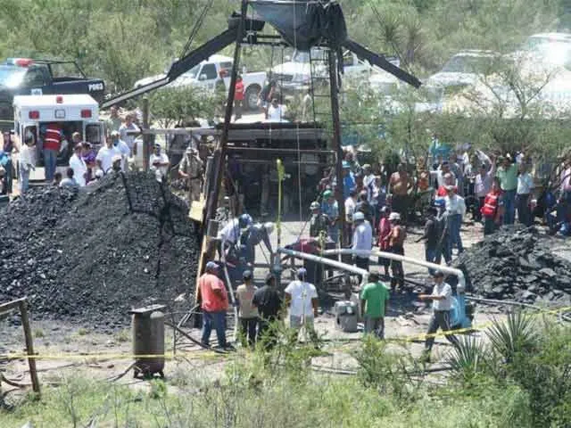 Pobladores corren a empresarios chinos y clausuran mina en Zautla