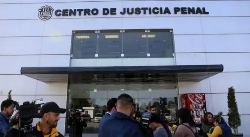 Vinculan a proceso a abuelo del niño autor del tiroteo en colegio de Torreón