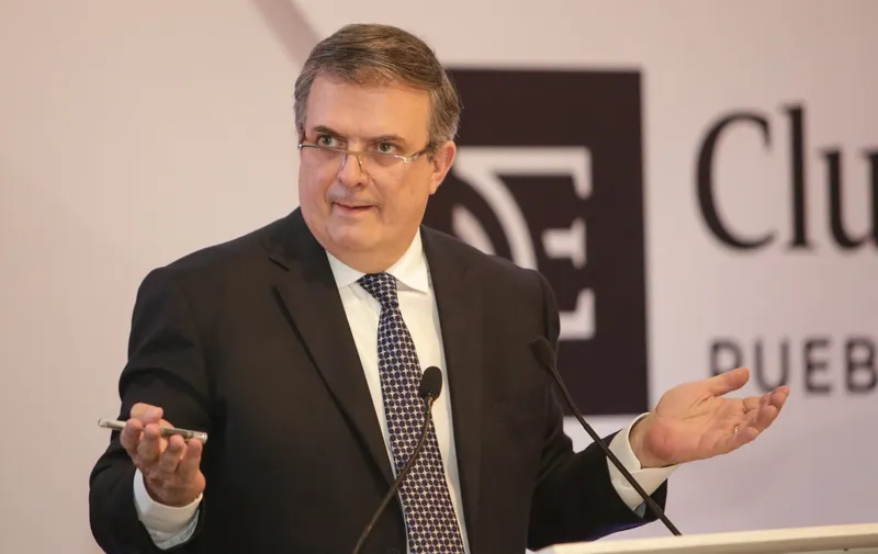 De Ebrard, Natale, Cacique y Olga Romero