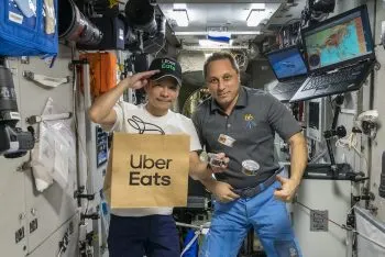 Uber Eats realiza su primera entrega en el espacio