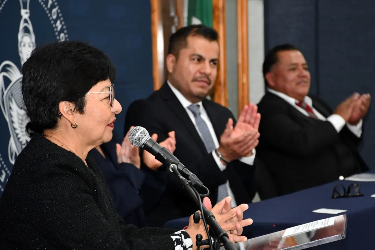 Preside Lilia Cedillo informe de labores de Ernesto Sandoval, director de la Preparatoria General Lázaro Cárdenas del Río