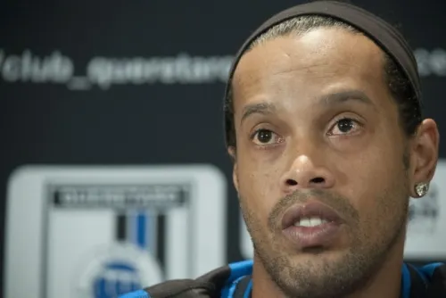 Tras cinco meses en prisión preventiva, Ronaldinho a punto de recuperar su libertad en Paraguay