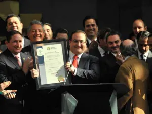 ‘Reaparece’ Javier Duarte con publicación en Facebook