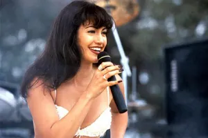 Estrenan canción de Selena a 20 años de su muerte