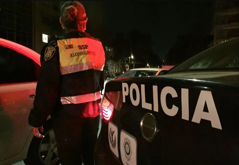 Detienen a siete policías en retén de alcoholímetro en la CDMX