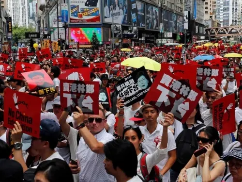 Masiva protesta en Hong Kong contra ley de extradición a China
