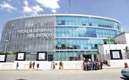 Prisión preventiva contra dos sujetos detenidos por robo de vehículo en la zona de Tecamachalco