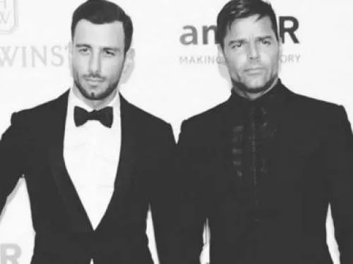 Ricky Martin pospone boda