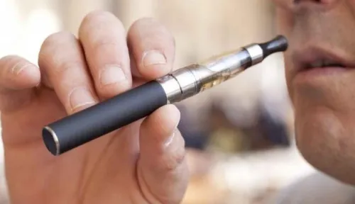 Proponen regular uso de cigarros electrónicos y vapeadores