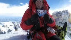 Mexicano, el primero en alcanzar cima del Everest por sus dos caras