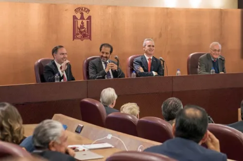 La universidad, una referencia ética y una esperanza social permanente: Rector Alfonso Esparza Ortiz