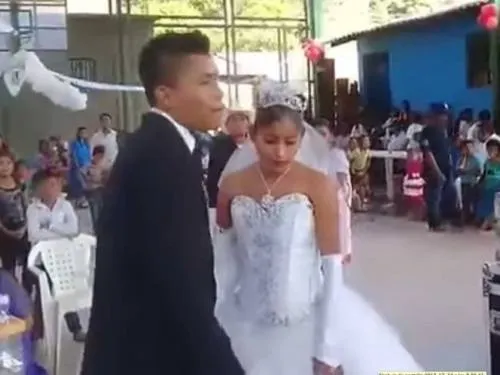 Video: No están felices en su boda; los llaman la pareja “más triste de México”