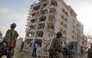 Bombazo en Somalia mata a 13; extranjeros, objetivo principal