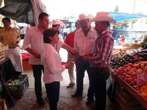 En Aquixtla, ciudadanos se pronuncian a favor de Esperanza Martínez