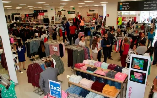 Empleados de centros comerciales han tenido que mejorar sus protocolos de seguridad