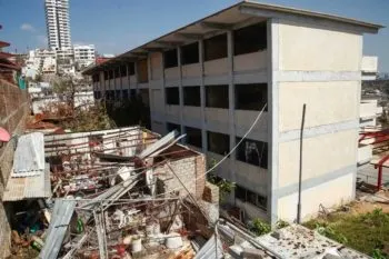 Continúa suspensión de clases en escuelas de Acapulco y Coyuca de Benítez tras devastación por Otis