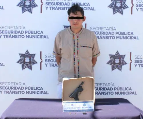 Aseguró Policía Municipal de Puebla un arma de fuego, hay una persona detenida