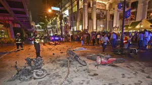 Un muerto y 17 heridos por explosiones en Tailandia