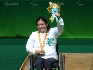 Amalia Pérez se cuelga el oro en Levantamiento de potencia