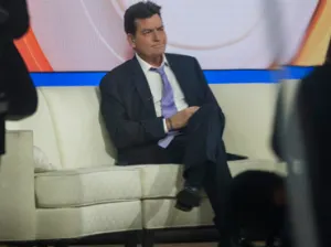 Charlie Sheen confirma que porta el virus del SIDA