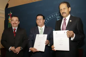 Signan convenio la BUAP y el Tribunal Electoral