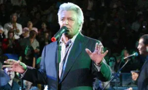 Parálisis facial obliga a Alberto Vázquez cancelar conciertos