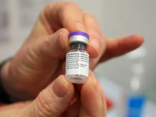 Primeras vacunas de Pfizer llegarán mañana a México: Ebrard