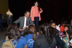 Mantiene Alfonso Esparza comunicación universitaria en la BUAP