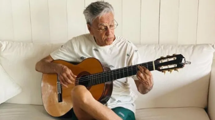Caetano Veloso, músico brasileño, da positivo a covid-19