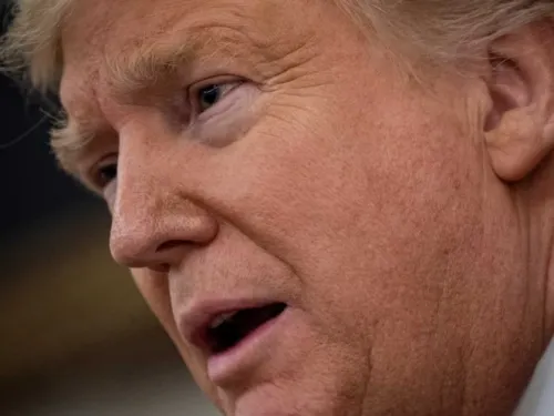 Pelosi llama a demócratas a votar por impeachment contra Trump