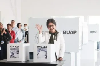 Lilia Cedillo gana por votos sectoriales y seguirá como rectora de la BUAP 2025-2029; voto estudiantil, dividido