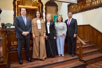 Escuela Libre de Derecho de Puebla analiza la responsabilidad médica en el ámbito legal