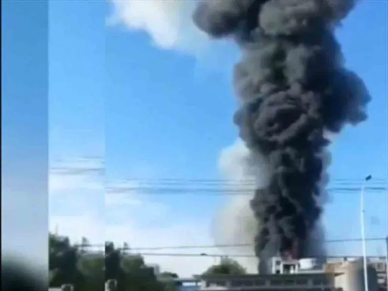 Al menos 20 personas quedan atrapadas en un comedor en China tras explosión